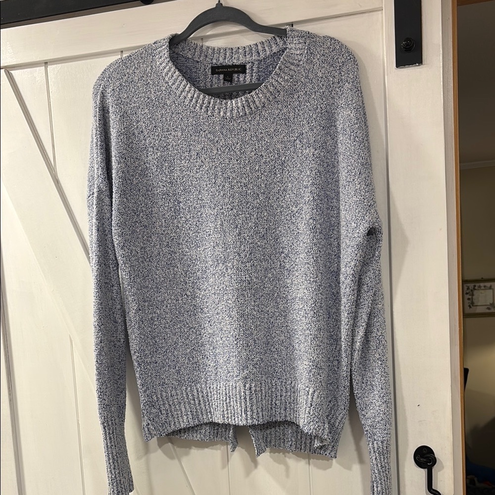 Banana Republic beautiful knit Blue crew neck Sweater size L